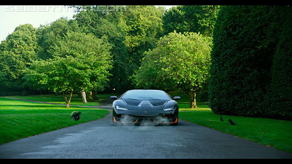last-knight-international-trailer-170517-0384.jpg