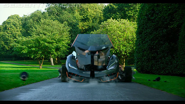 last-knight-international-trailer-170517-0386.jpg