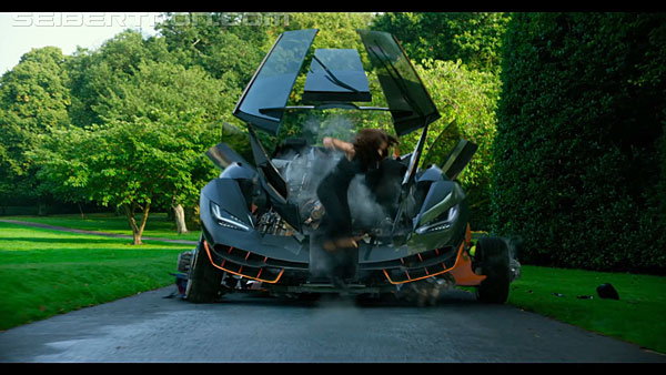 last-knight-international-trailer-170517-0388.jpg