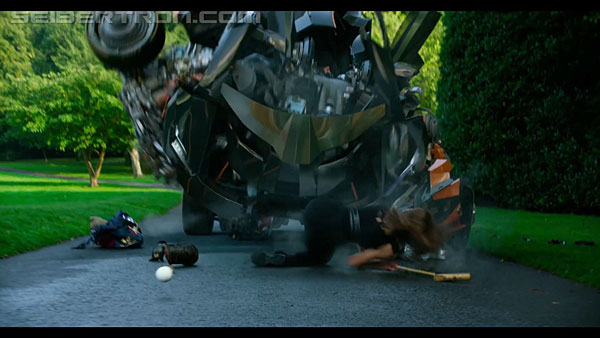 last-knight-international-trailer-170517-0393.jpg