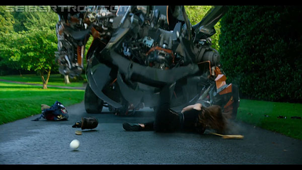 last-knight-international-trailer-170517-0394.jpg