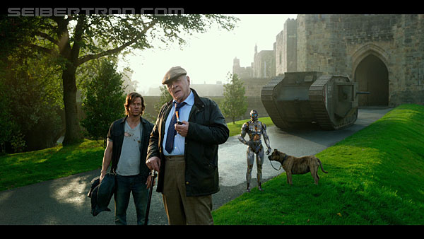 last-knight-international-trailer-170517-0415.jpg