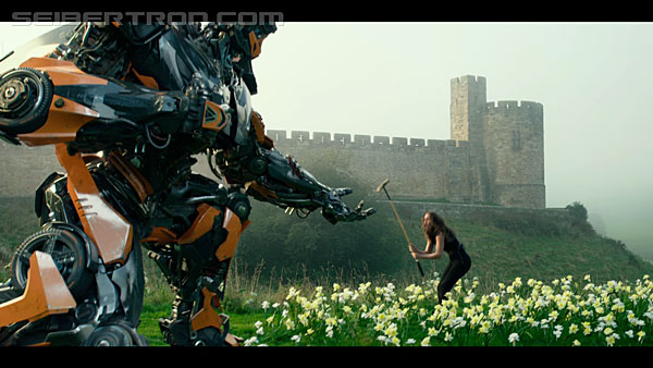 last-knight-international-trailer-170517-0417.jpg