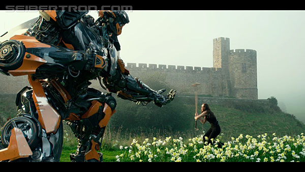 last-knight-international-trailer-170517-0419.jpg