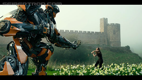 last-knight-international-trailer-170517-0420.jpg