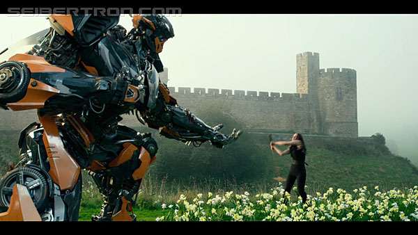 last-knight-international-trailer-170517-0421.jpg