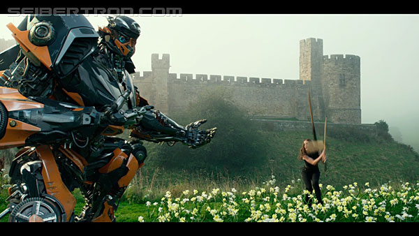 last-knight-international-trailer-170517-0428.jpg