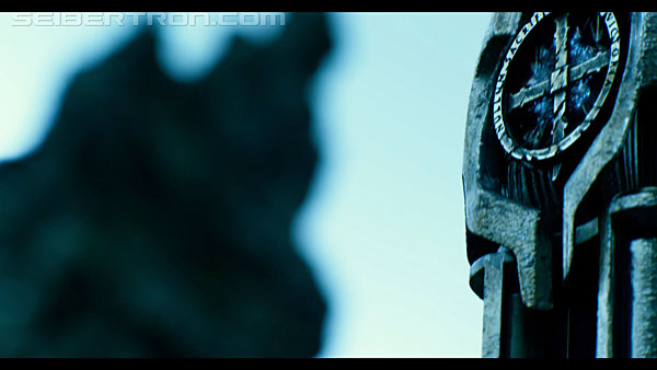 last-knight-international-trailer-170517-0489.jpg