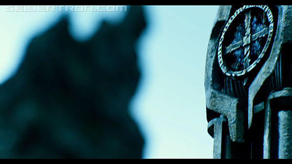 last-knight-international-trailer-170517-0490.jpg