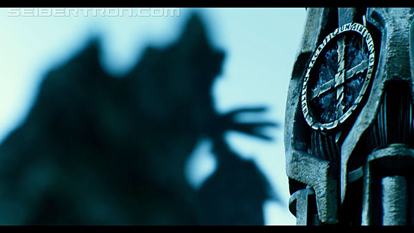 last-knight-international-trailer-170517-0492.jpg