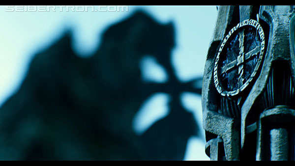 last-knight-international-trailer-170517-0493.jpg