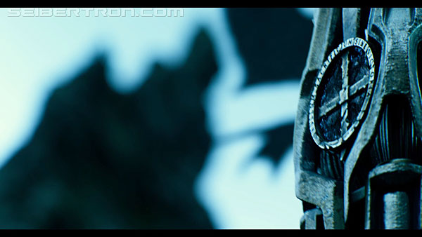 last-knight-international-trailer-170517-0495.jpg