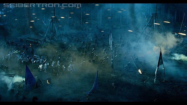 last-knight-international-trailer-170517-0500.jpg