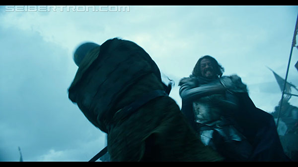 last-knight-international-trailer-170517-0501.jpg