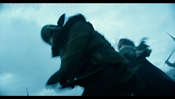 last-knight-international-trailer-170517-0503.jpg
