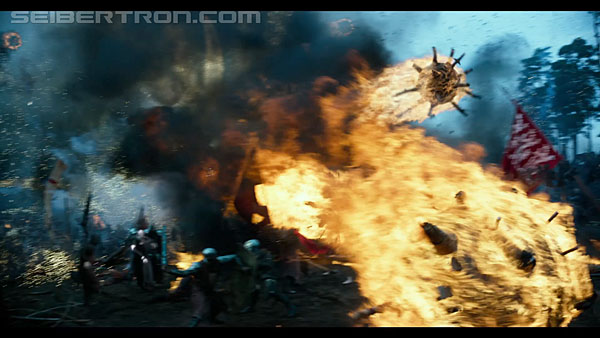 last-knight-international-trailer-170517-0504.jpg
