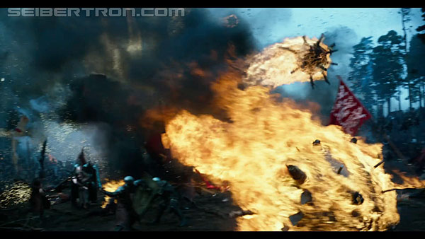 last-knight-international-trailer-170517-0505.jpg