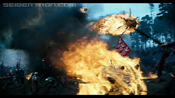 last-knight-international-trailer-170517-0507.jpg
