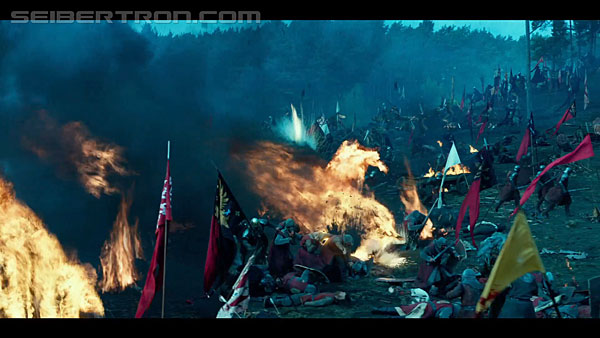 last-knight-international-trailer-170517-0510.jpg