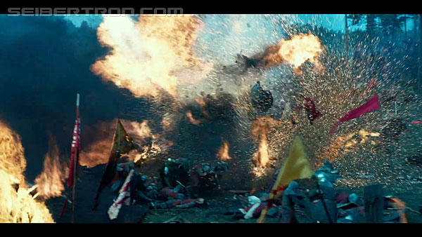 last-knight-international-trailer-170517-0514.jpg