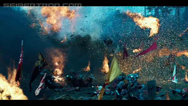 last-knight-international-trailer-170517-0516.jpg