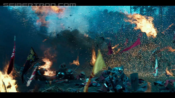 last-knight-international-trailer-170517-0517.jpg