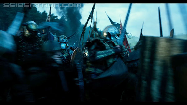 last-knight-international-trailer-170517-0519.jpg