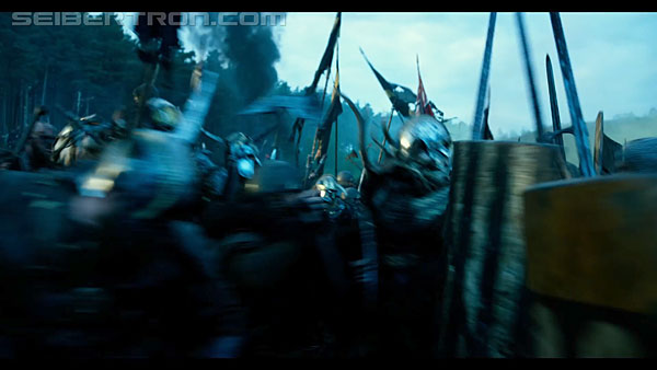 last-knight-international-trailer-170517-0520.jpg
