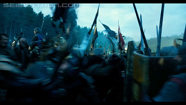 last-knight-international-trailer-170517-0521.jpg