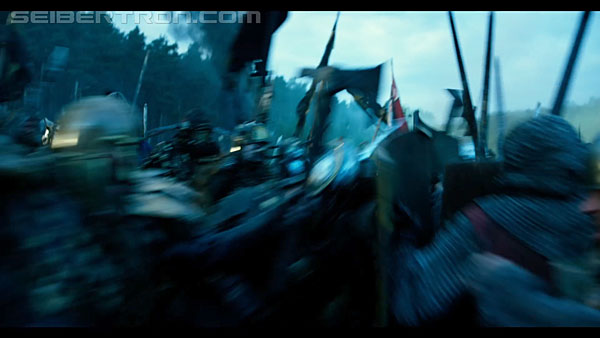 last-knight-international-trailer-170517-0522.jpg