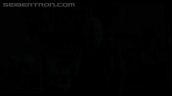 last-knight-international-trailer-170517-0525.jpg