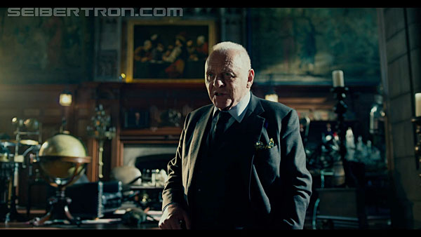 last-knight-international-trailer-170517-0529.jpg