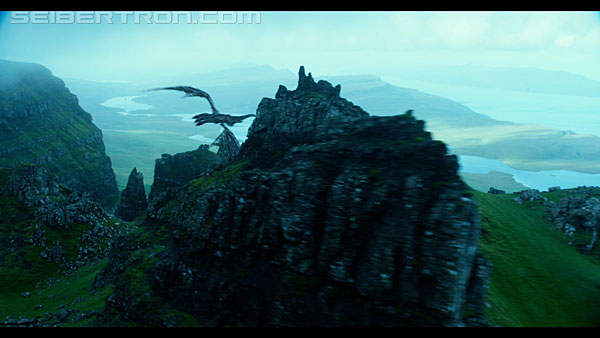 last-knight-international-trailer-170517-0541.jpg