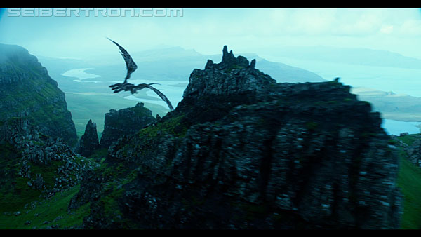 last-knight-international-trailer-170517-0543.jpg