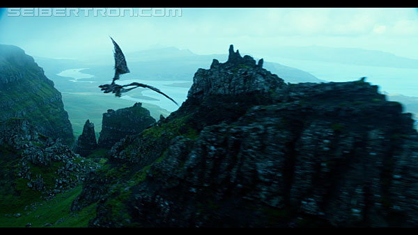 last-knight-international-trailer-170517-0544.jpg