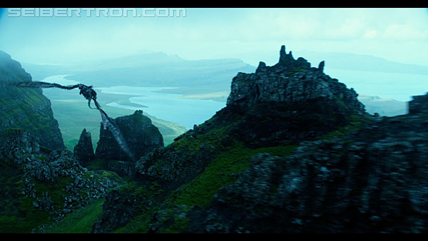 last-knight-international-trailer-170517-0548.jpg