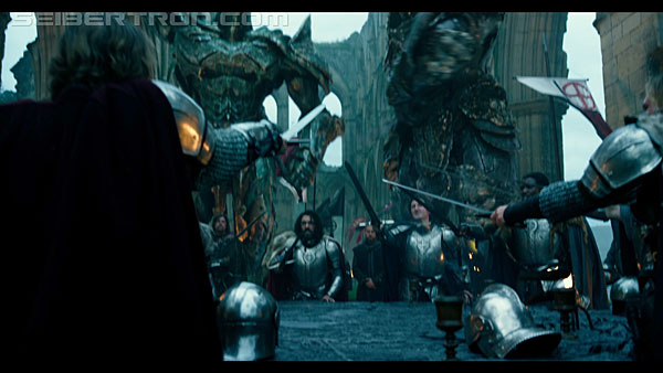 last-knight-international-trailer-170517-0554.jpg