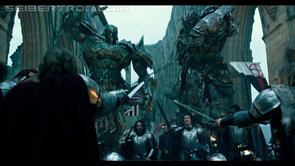 last-knight-international-trailer-170517-0558.jpg
