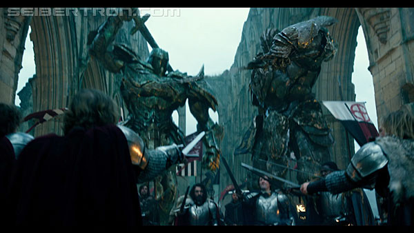 last-knight-international-trailer-170517-0559.jpg