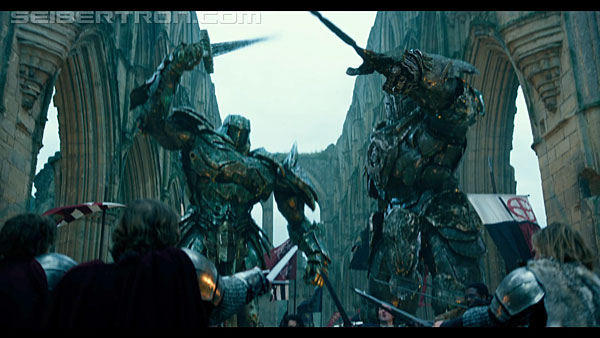 last-knight-international-trailer-170517-0562.jpg