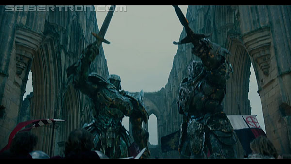 last-knight-international-trailer-170517-0565.jpg