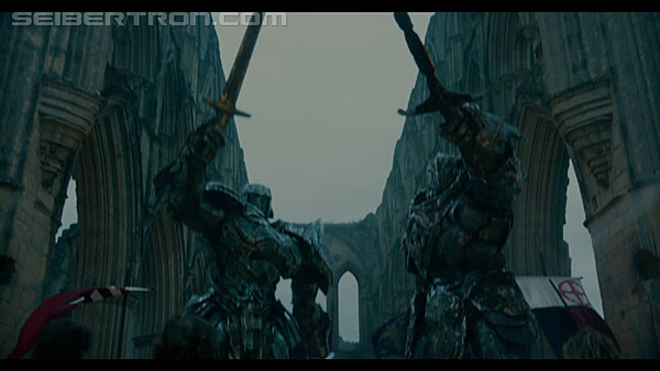 last-knight-international-trailer-170517-0566.jpg