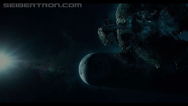 last-knight-international-trailer-170517-0575.jpg
