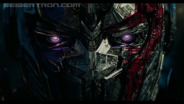 last-knight-international-trailer-170517-0585.jpg