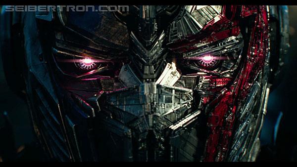 last-knight-international-trailer-170517-0586.jpg