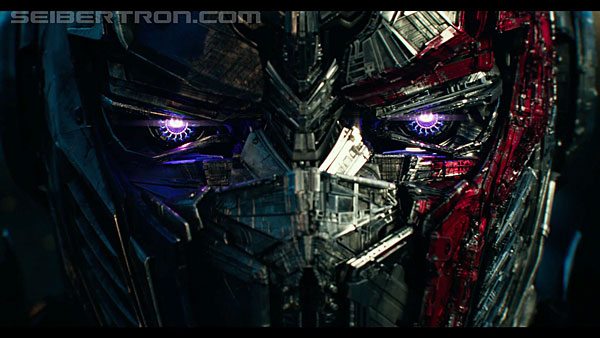 last-knight-international-trailer-170517-0587.jpg