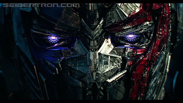 last-knight-international-trailer-170517-0588.jpg