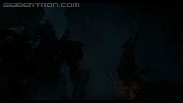 last-knight-international-trailer-170517-0615.jpg