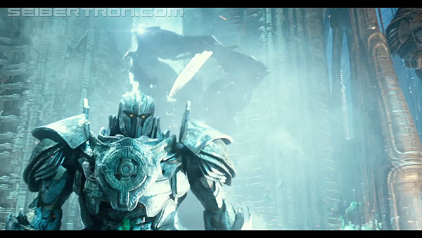 last-knight-international-trailer-170517-0620.jpg