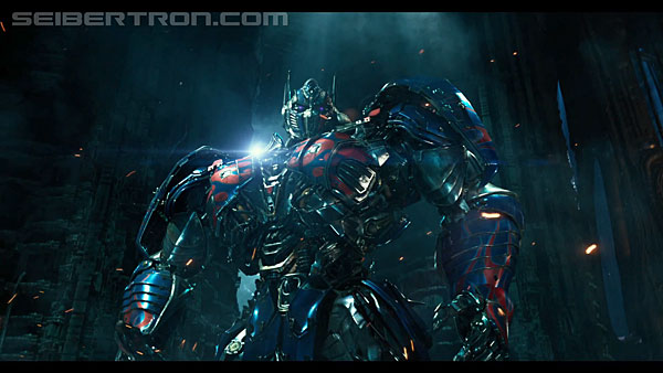 last-knight-international-trailer-170517-0633.jpg